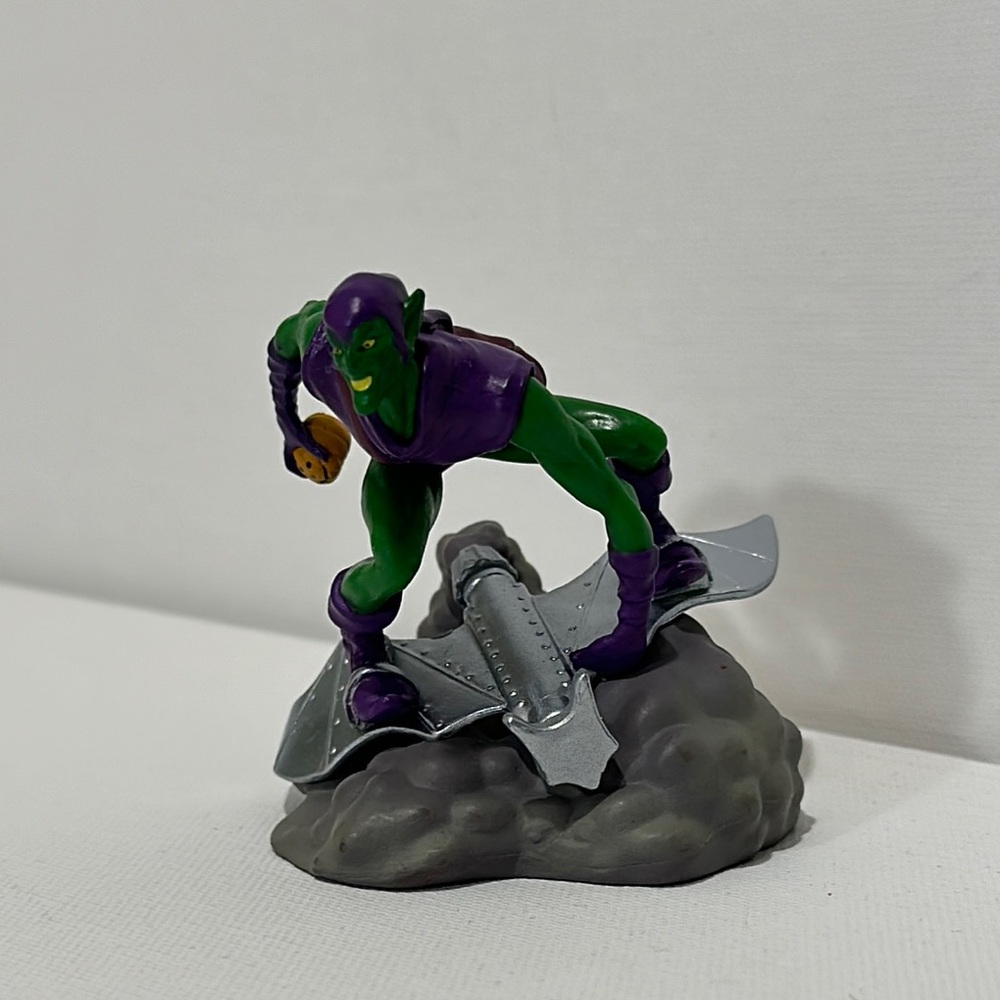 MARVEL DISNEY GREEN GOBLIN FIGURE